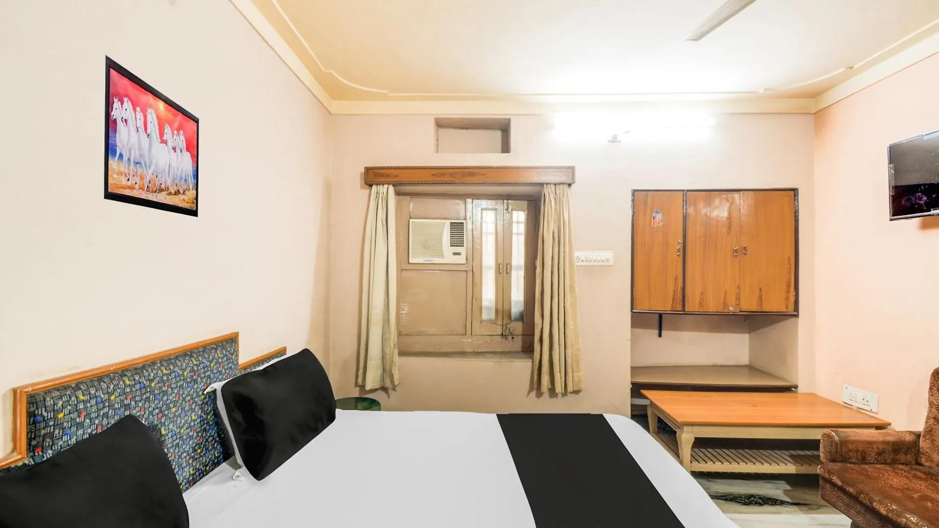 Spot On Hotel Rohan Palace Udaipur India