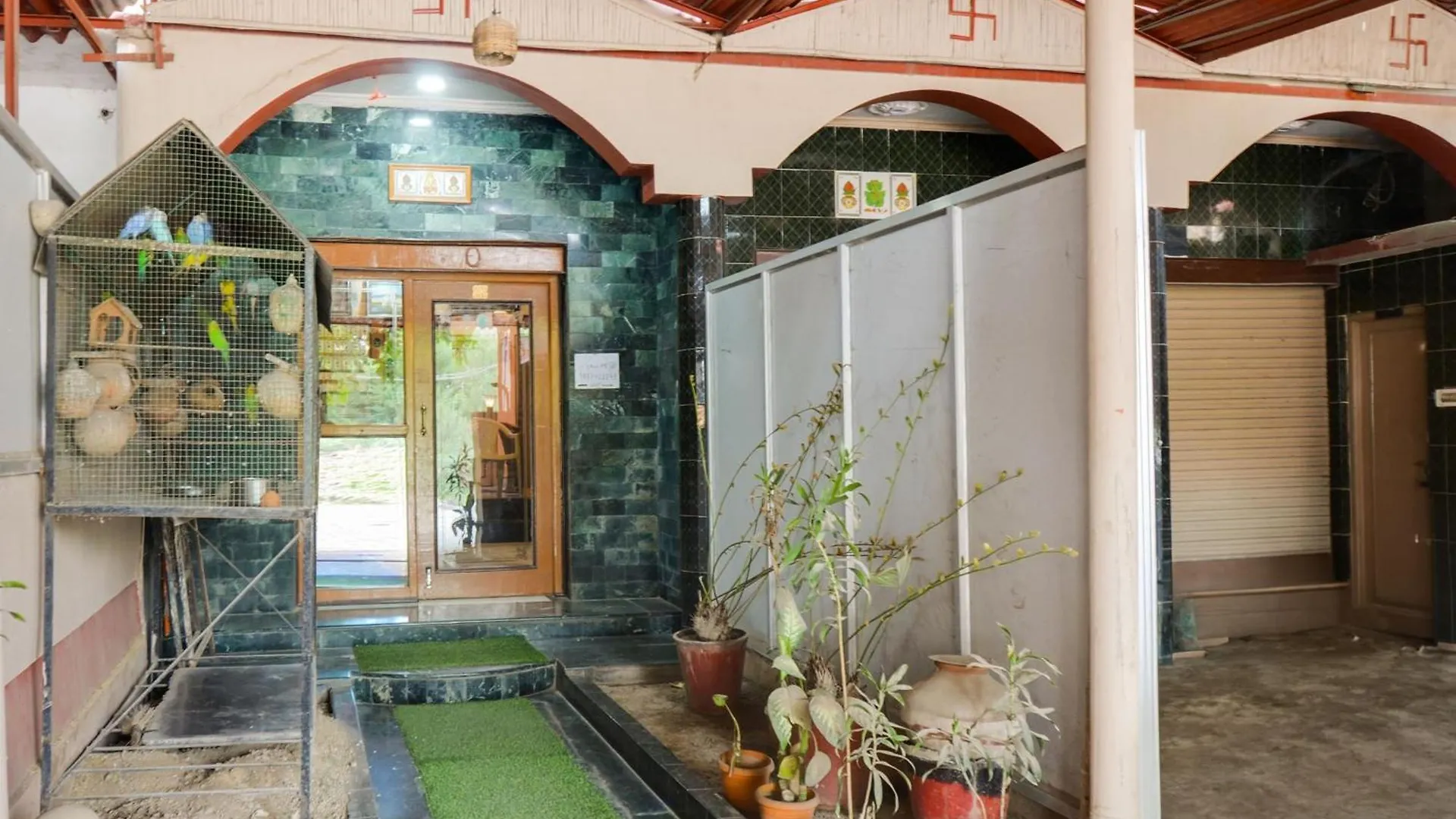 Spot On Hotel Rohan Palace Udaipur 3*,